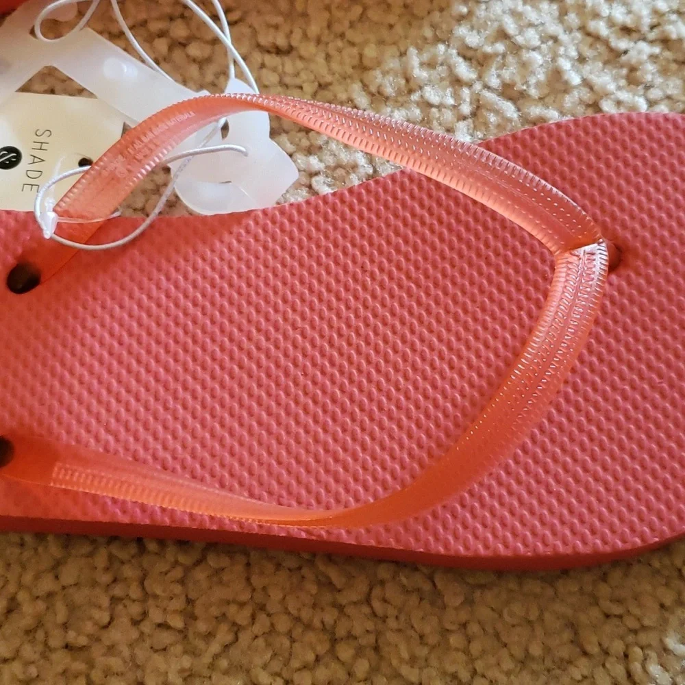 Shade & Shore Flip Flops- 2 pairs - Picture 7 of 8